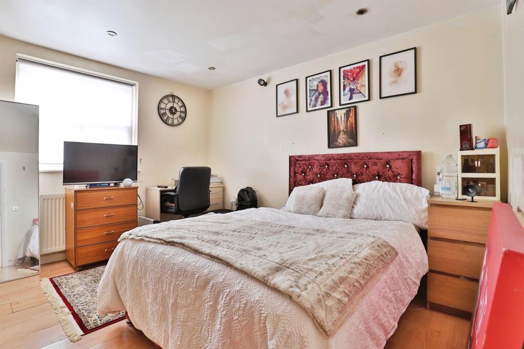 Apartment in Poole - More
