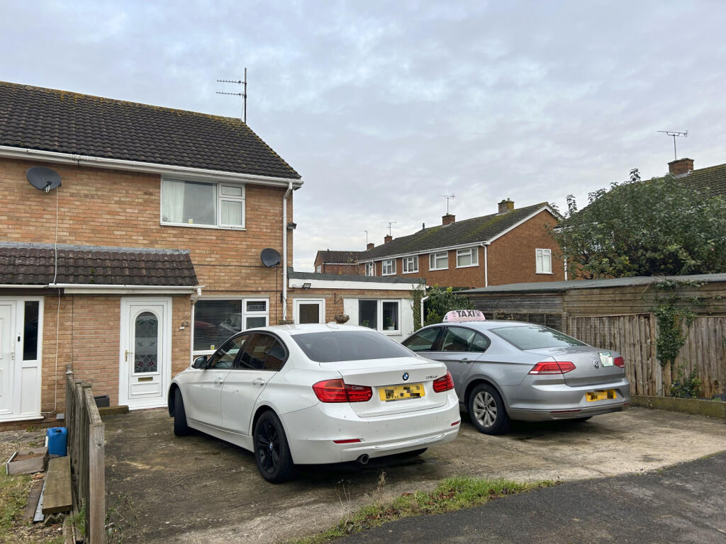 4-bed semi-detached on Springfield, Newtown, Tewkesbury, GL20, £350,000