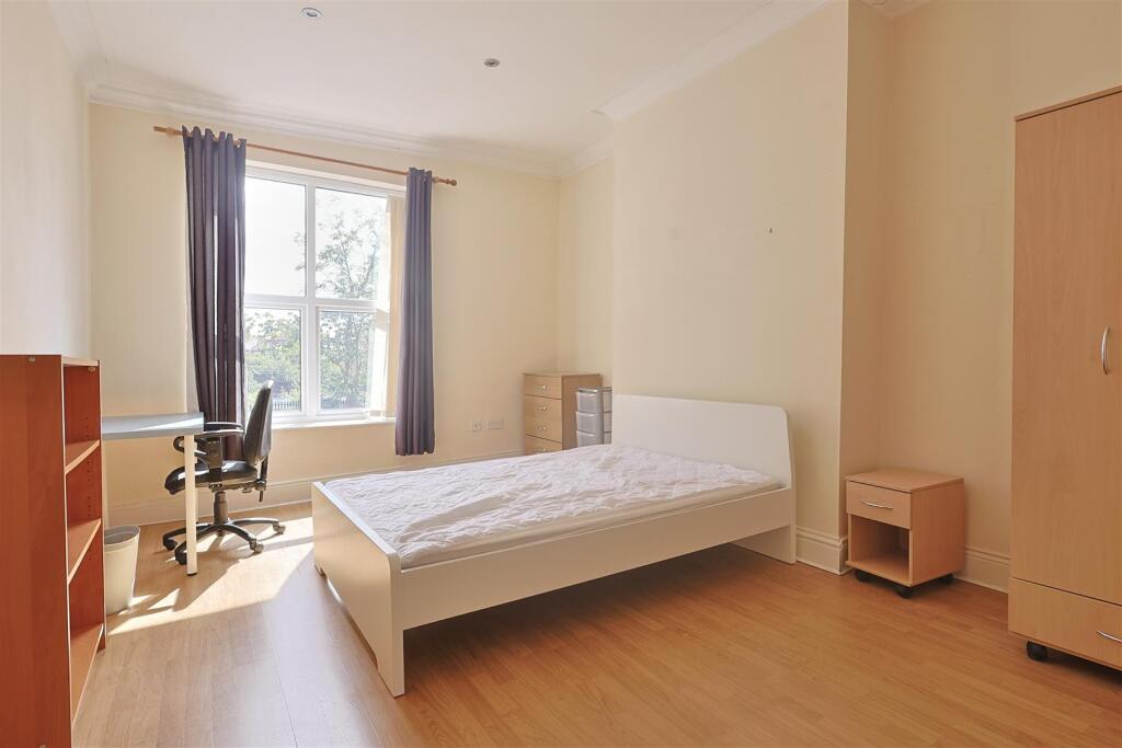 House in Newcastle upon Tyne - More