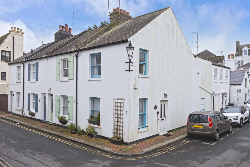 2-bed terraced on Western Row, Worthing, £350,000