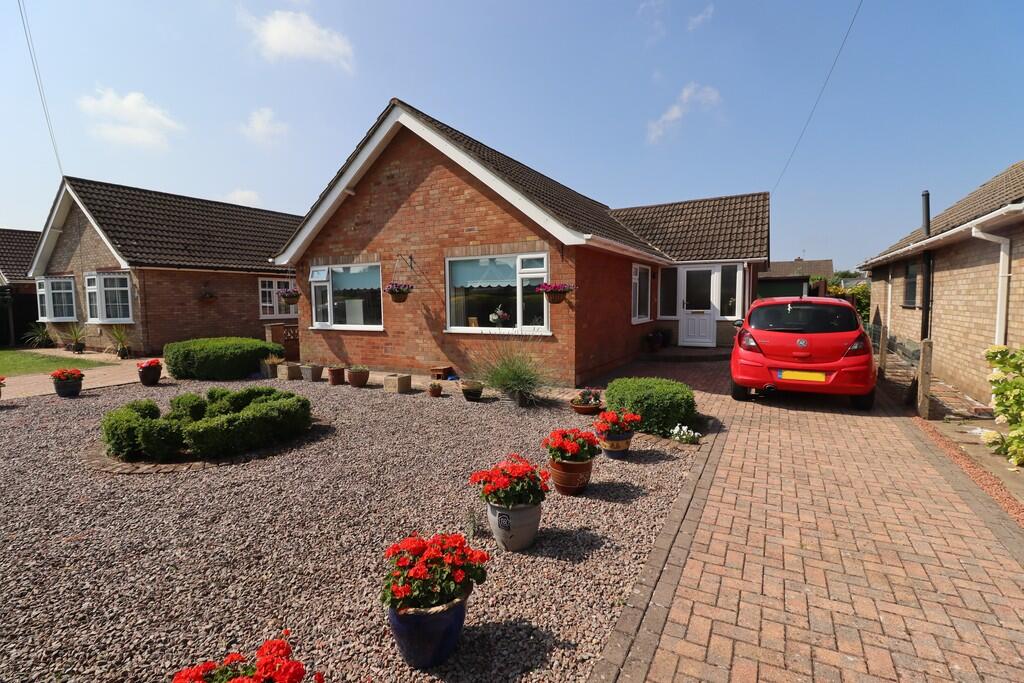 3-bed detached on The Crescent, Bracebridge Heath, Lincoln, £264,500