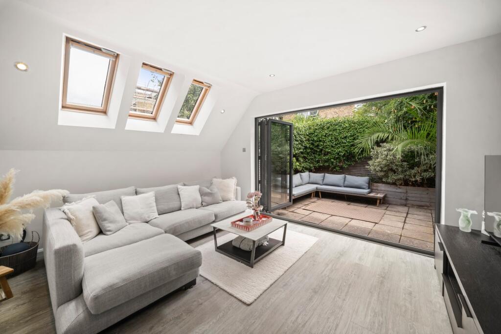 Apartment in London - View 3