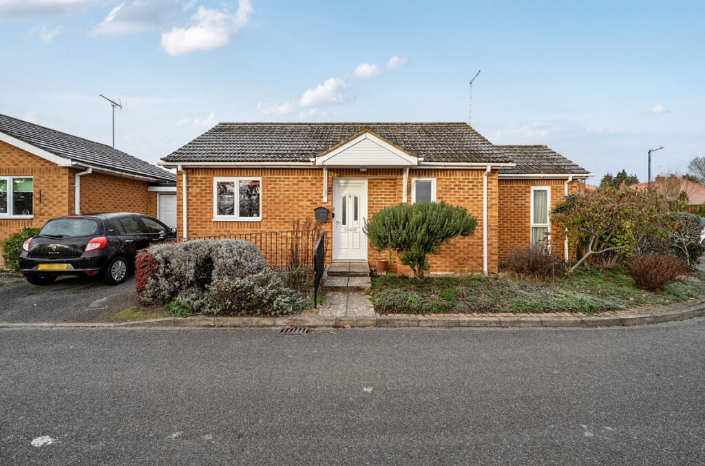2-bed house on Shergold Way, Cookham, SL6, £425,000