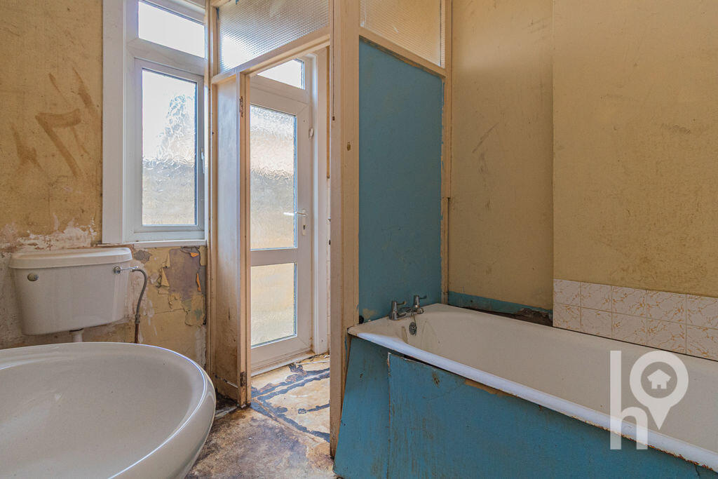 Apartment in Swale, Sheerness - More