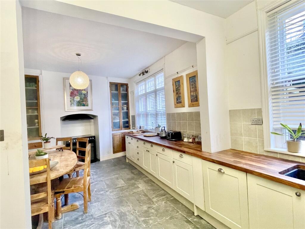 House in Llanfair Caereinion - More