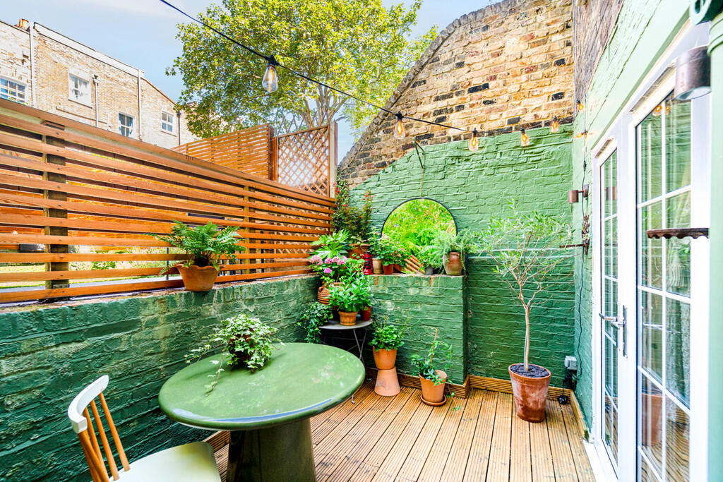 Apartment in London - View 5