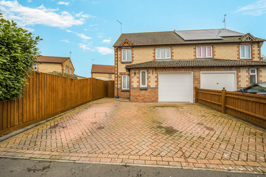 3-bed semi-detached on Chicory Close, Pembroke Park, Swindon, SN2 2QA, £325,000