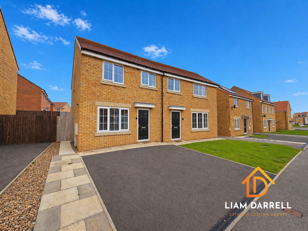 3-bed semi-detached on Shield Way, Eastfield, Scarborough, North Yorkshire, £200,000