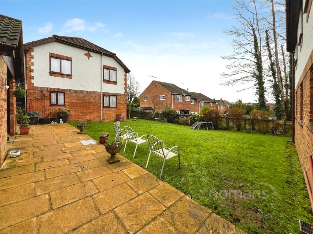Apartment in Aldershot, Cargate, North Town - View 4