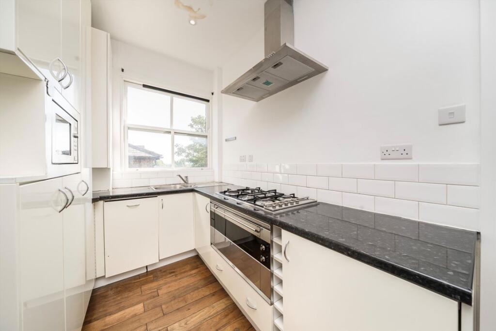 Apartment in London - View 5