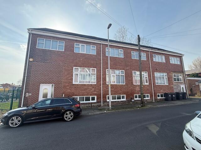 Studio flat on West Park House 7-9, Wilkinson Avenue, Blackpool, Lancashire FY3 9XG, £425,000