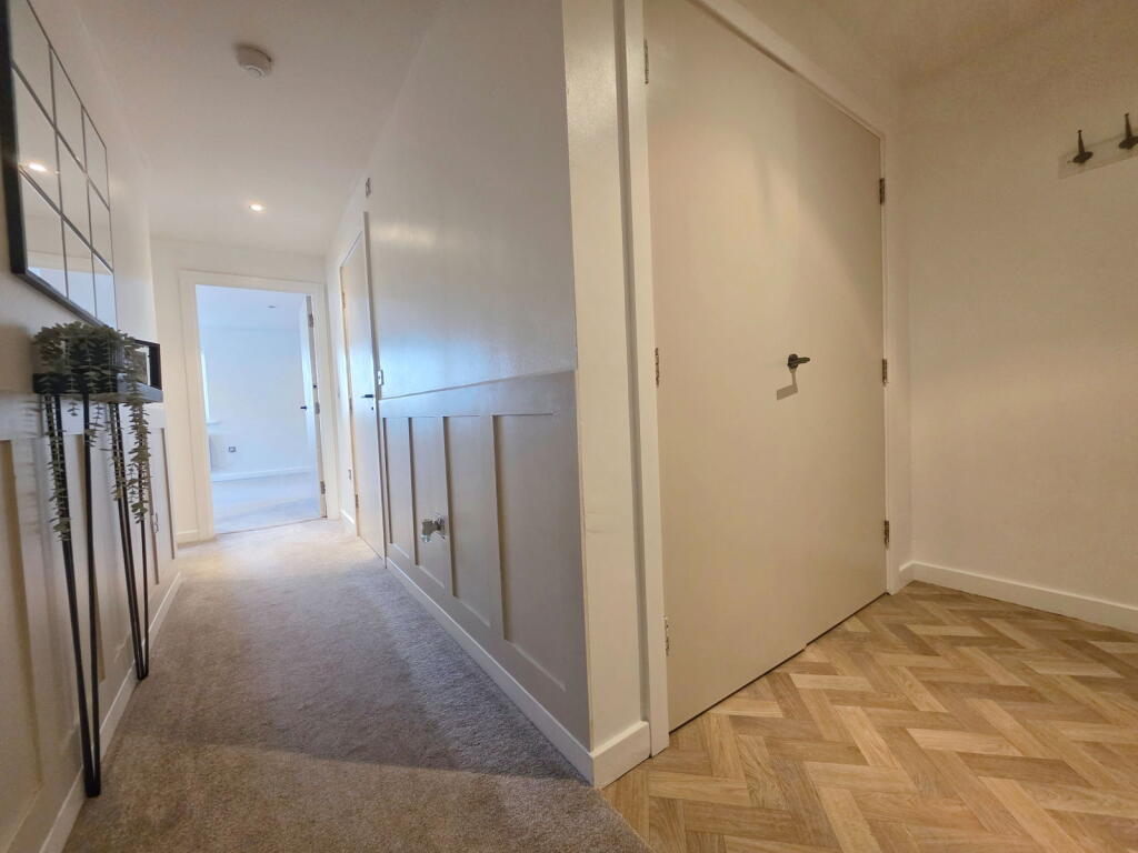 Barnsley Road, Dodworth, Barnsley, S75 3LT photo 2