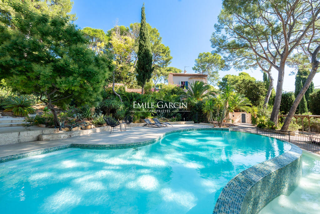 Main image of property: Provence-Alps-Cote d`Azur, Bouches-du-Rhône, La Ciotat