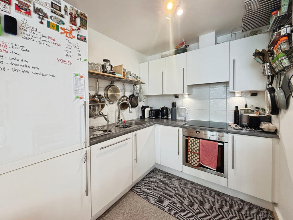 Apartment in Salford - View 5