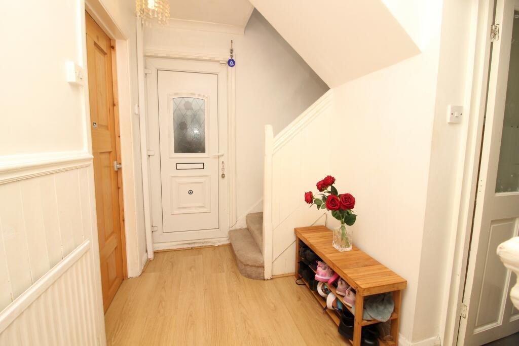 South Close, Dagenham - View 4