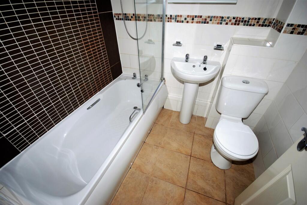 1 bedroom private hall for rent
