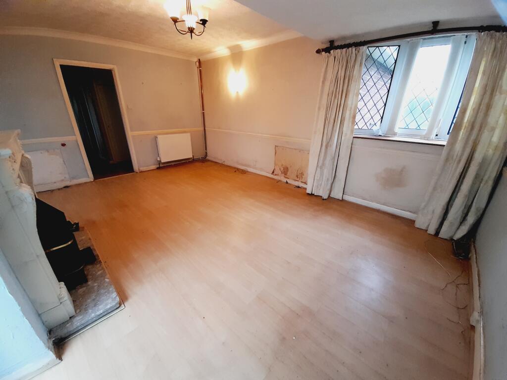 42 Highfield Road, Saxilby, Lincoln, Lincolnshire LN1 2QJ photo 3