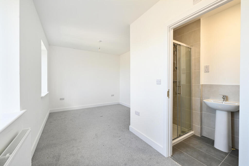 House in Tonbridge - More