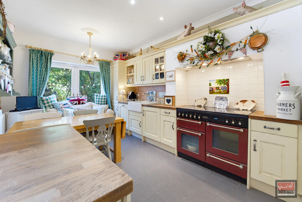 House in Spelthorne, Surrey - More