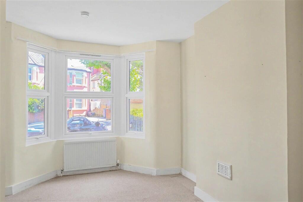 Apartment in London - View 3