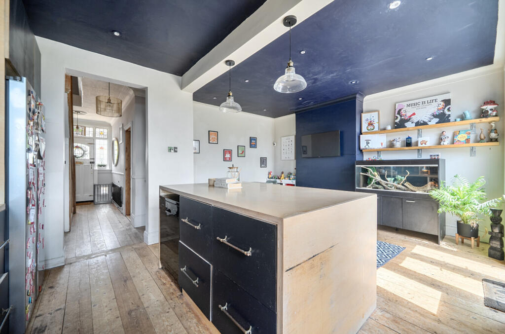 Colville Road, Drayton, Portsmouth - More