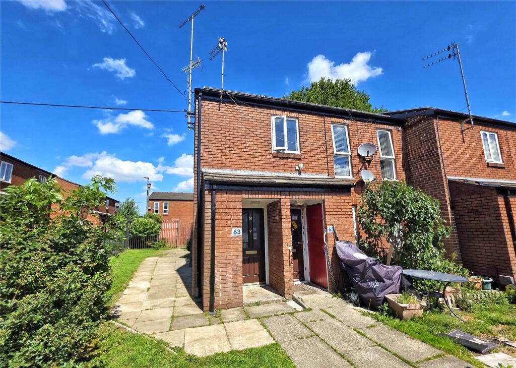 2-bed flat on Greenwood Avenue, Ashton-under-Lyne, Greater Manchester, OL6, £113,000