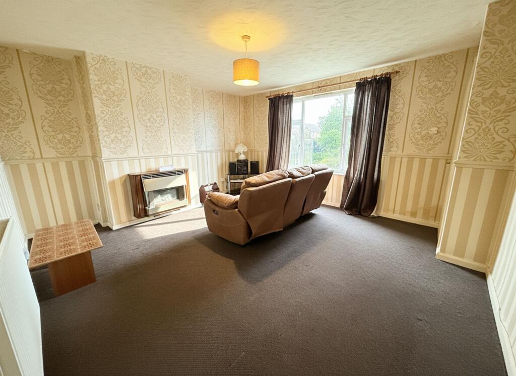 Highgate Crescent, Lepton, HD8 photo 4
