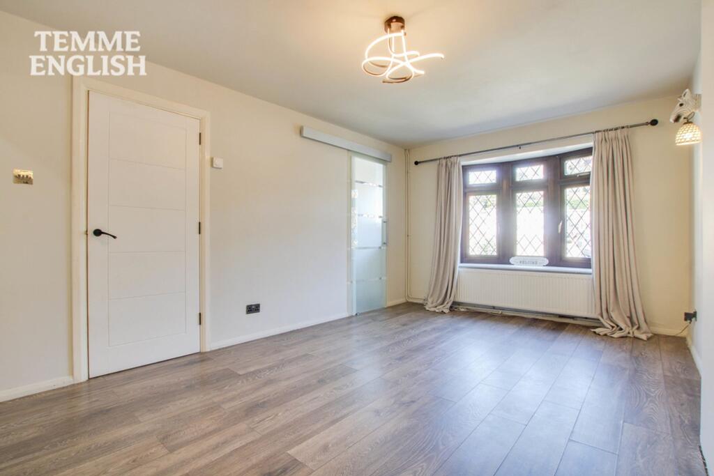Bradbourne Way, Pitsea, SS13 photo 4