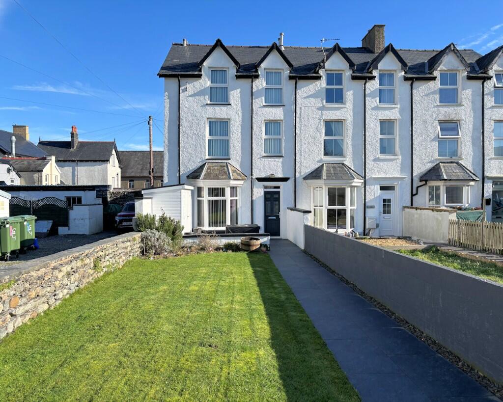 Main image of property: 17 Station Road, Tywyn, Gwynedd, LL369AH