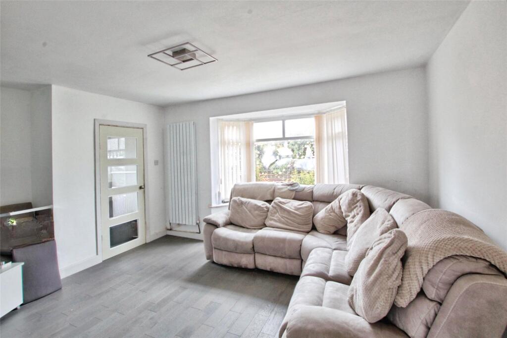 Pine Tree Crescent, Shildon, DL4 photo 4
