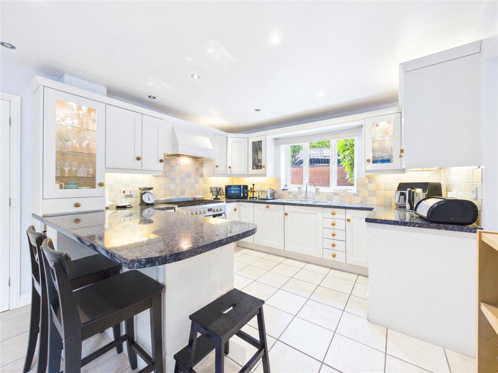 St. Peters Road, Malvern, Worcestershire, WR14 photo 3