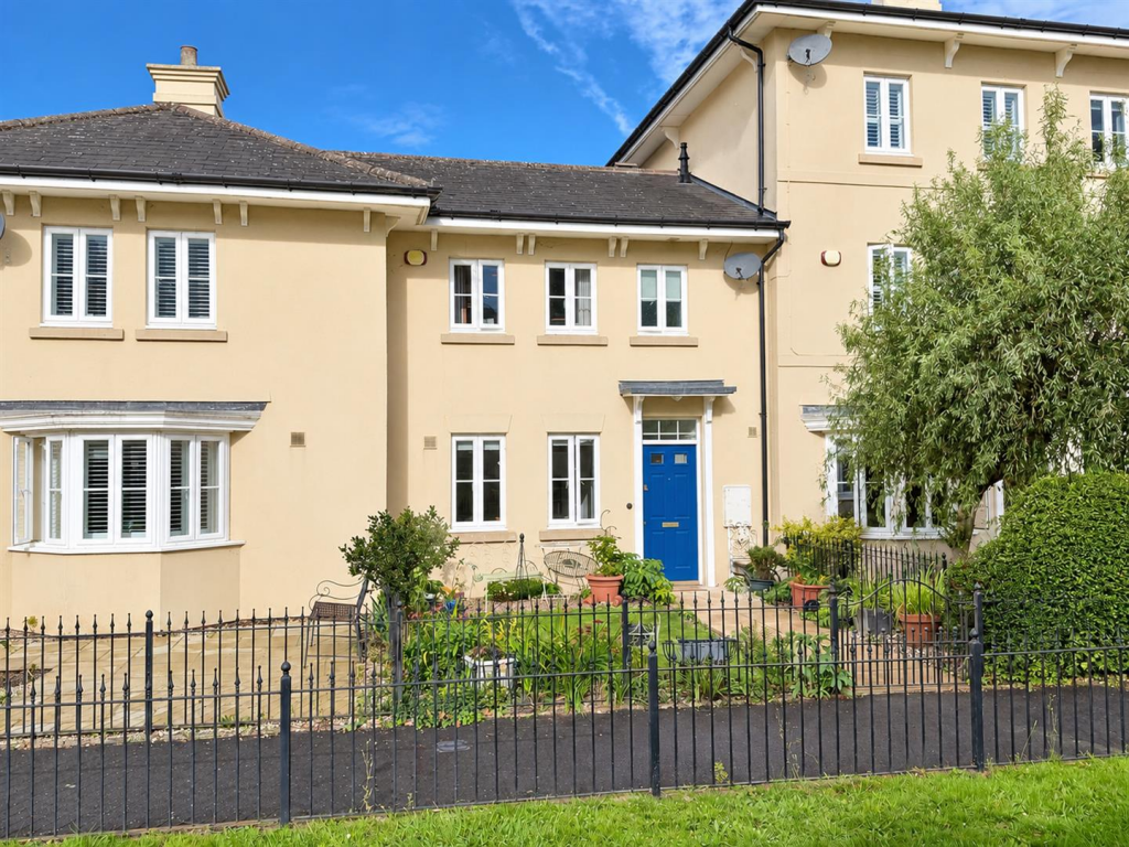 2-bed house on Beaurevoir Way, Warwick, £355,000
