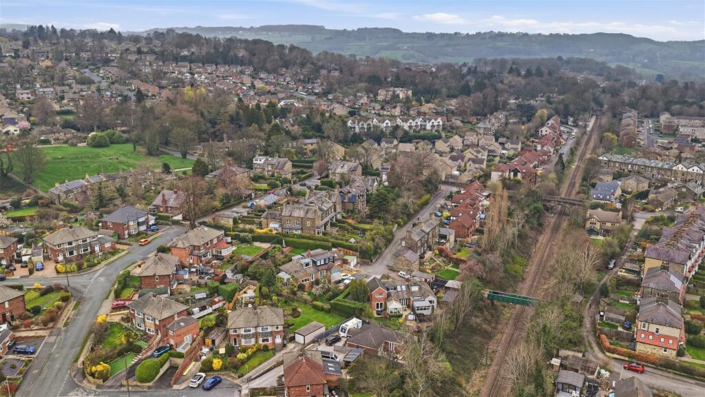 Additional image 49 of Hawthorn Crescent, Baildon, Shipley