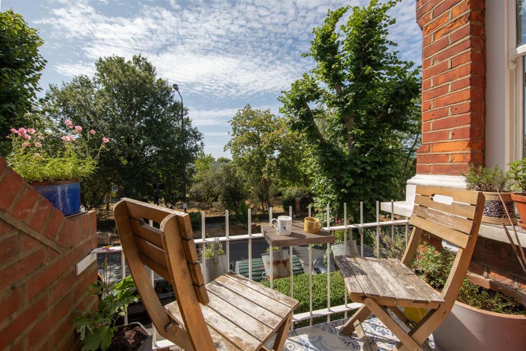 Apartment in London, Walthamstow Village, Leyton - View 4