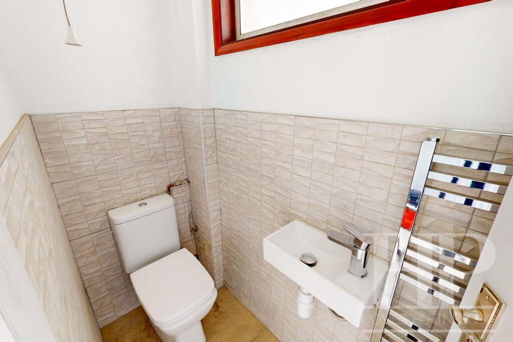 House in Redhill - View 5