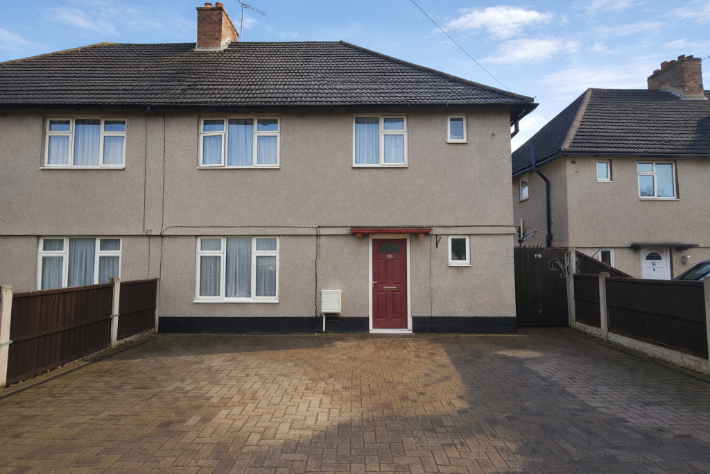 3-bed semi-detached on Raphael Avenue, Tilbury, RM18, £390,000