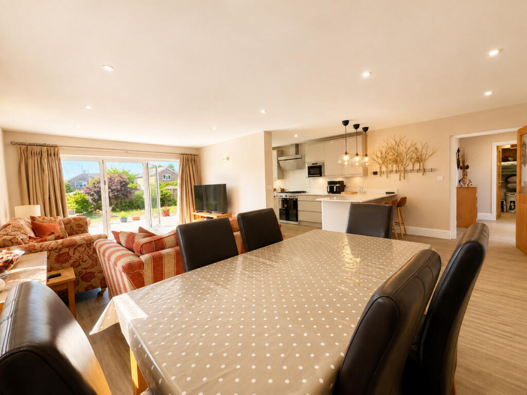 House in Chichester, Midhurst - More