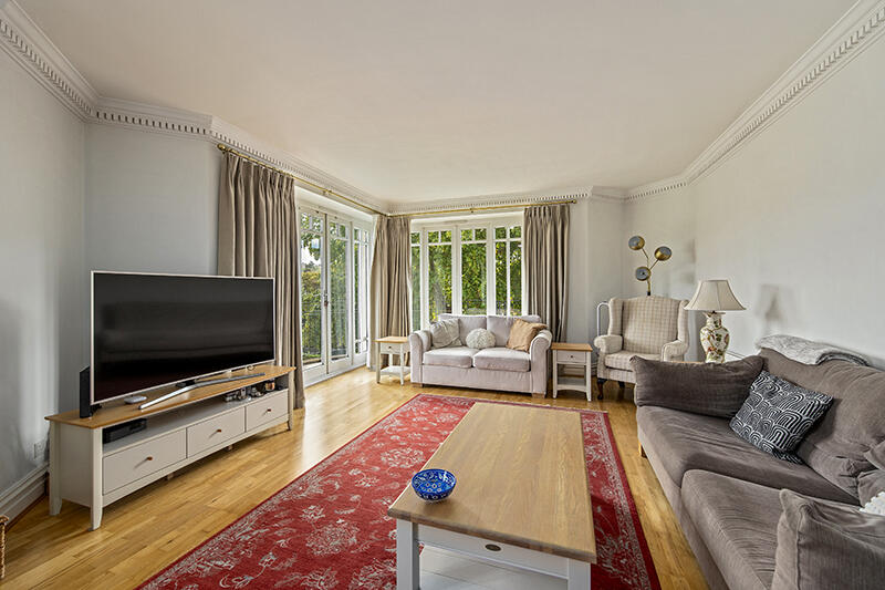 Apartment in Twickenham - View 5