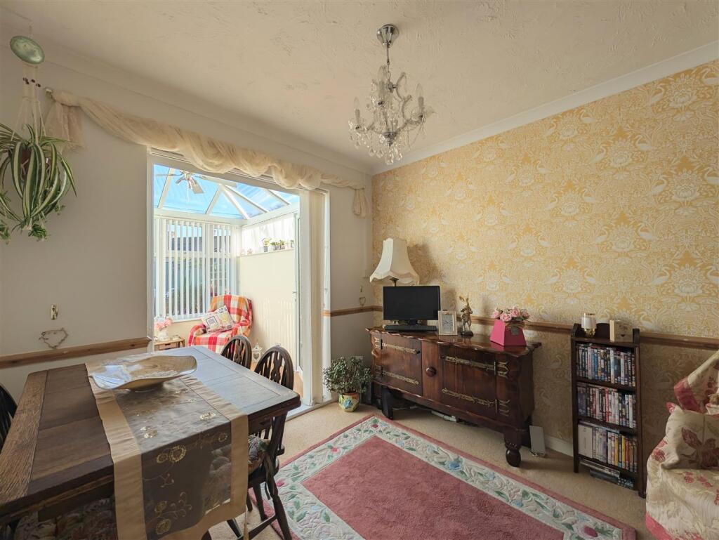 House in Gloucester - View 5