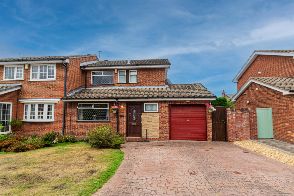 Main image of property: Swanage Close, Stockton Heath, Warrington, WA4
