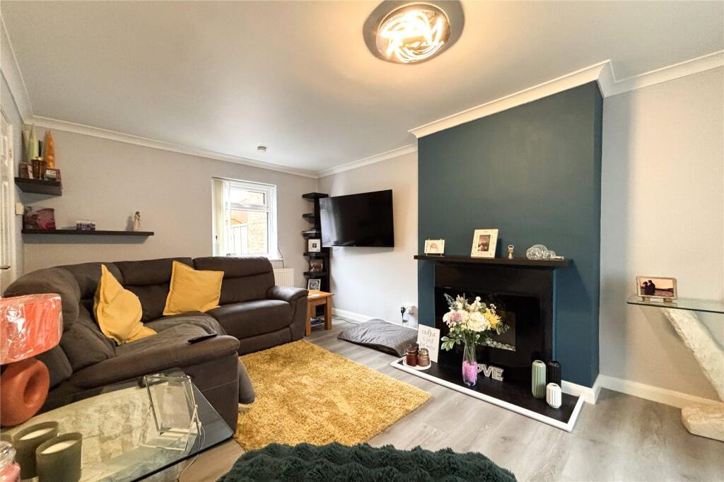 Queens Road, Westbury photo 3