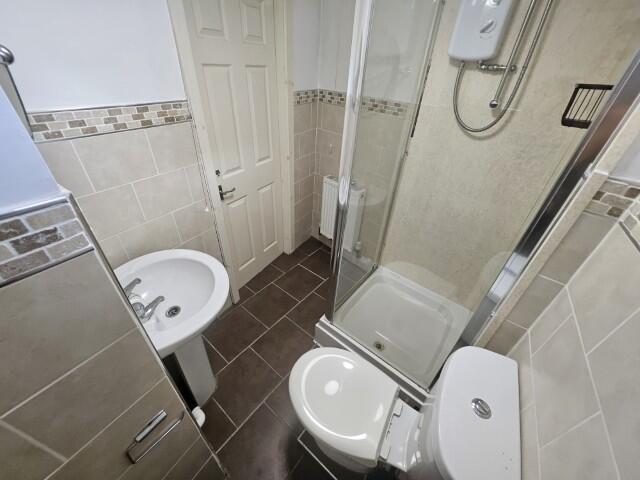 8 bedroom terraced house for rent