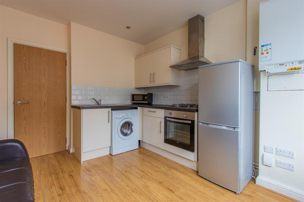 Mackintosh Place, Roath - View 2