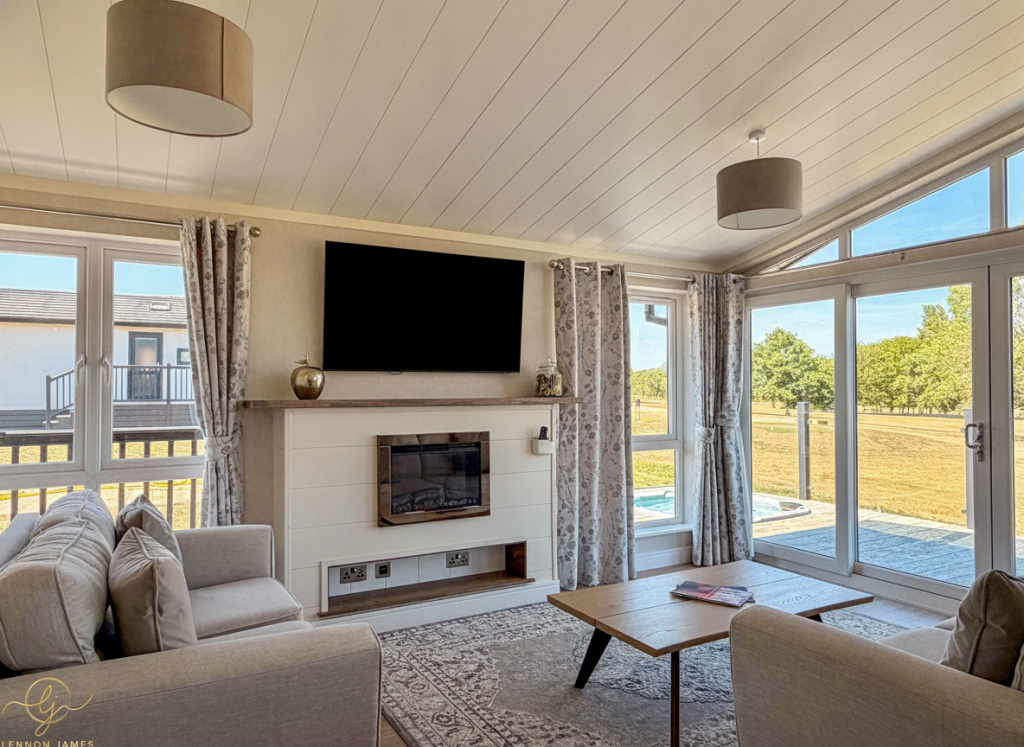 Omar Kingfisher Lodge, Cambridge Country Club, Toft Road, Bourn, Cambridgeshire, CB23 2TT photo 4