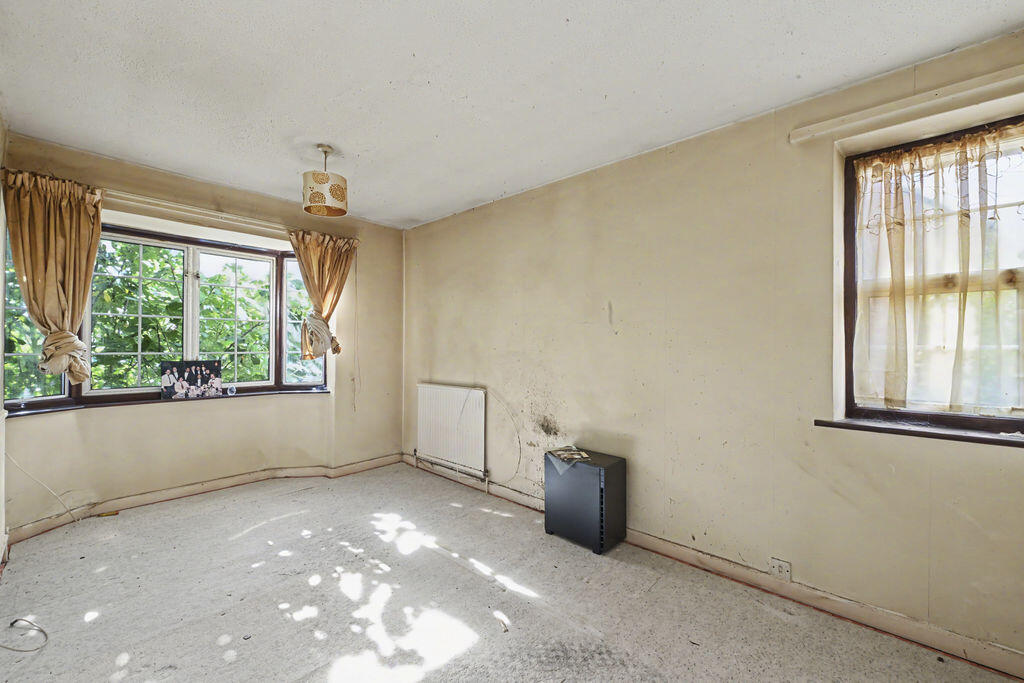 House in Luton - View 5