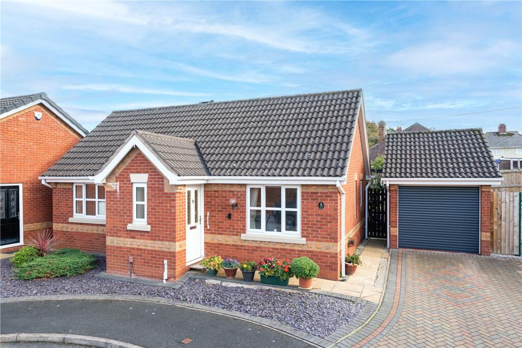 2-bed detached on Ivy House Paddocks, Ketley, TF1, £225,000