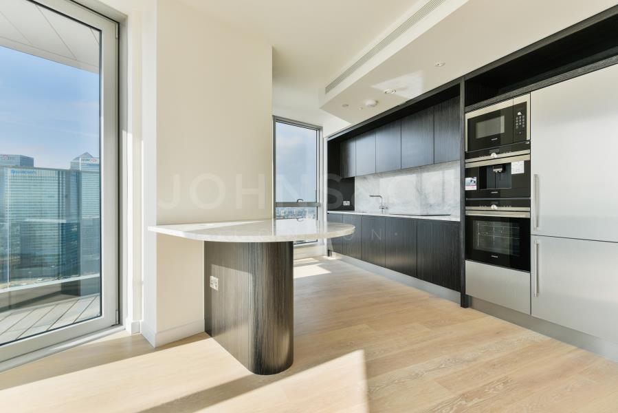 Charrington Tower, E14 photo 3