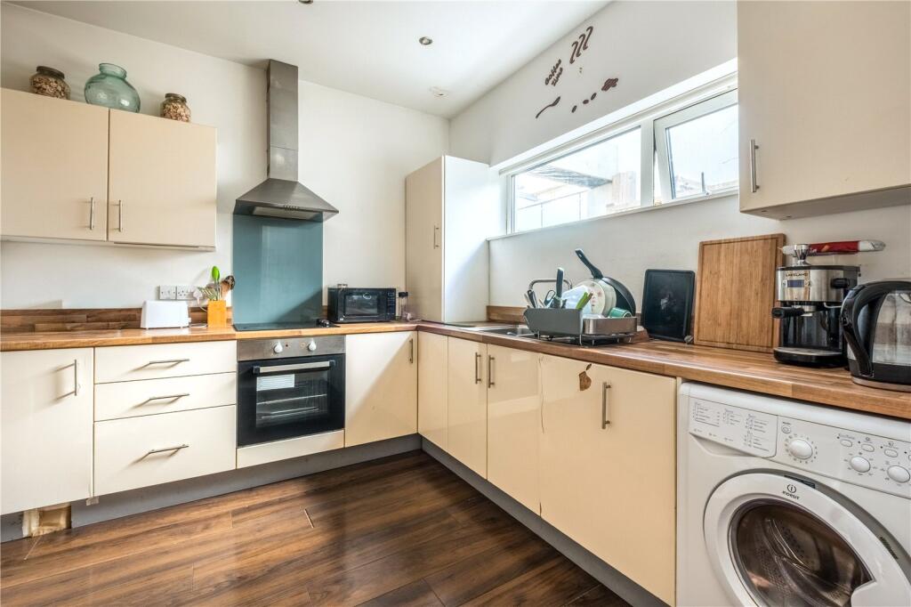 Apartment in Brighton - View 4