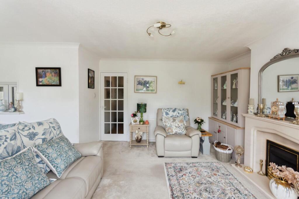 House in Bromsgrove, Wythall - More