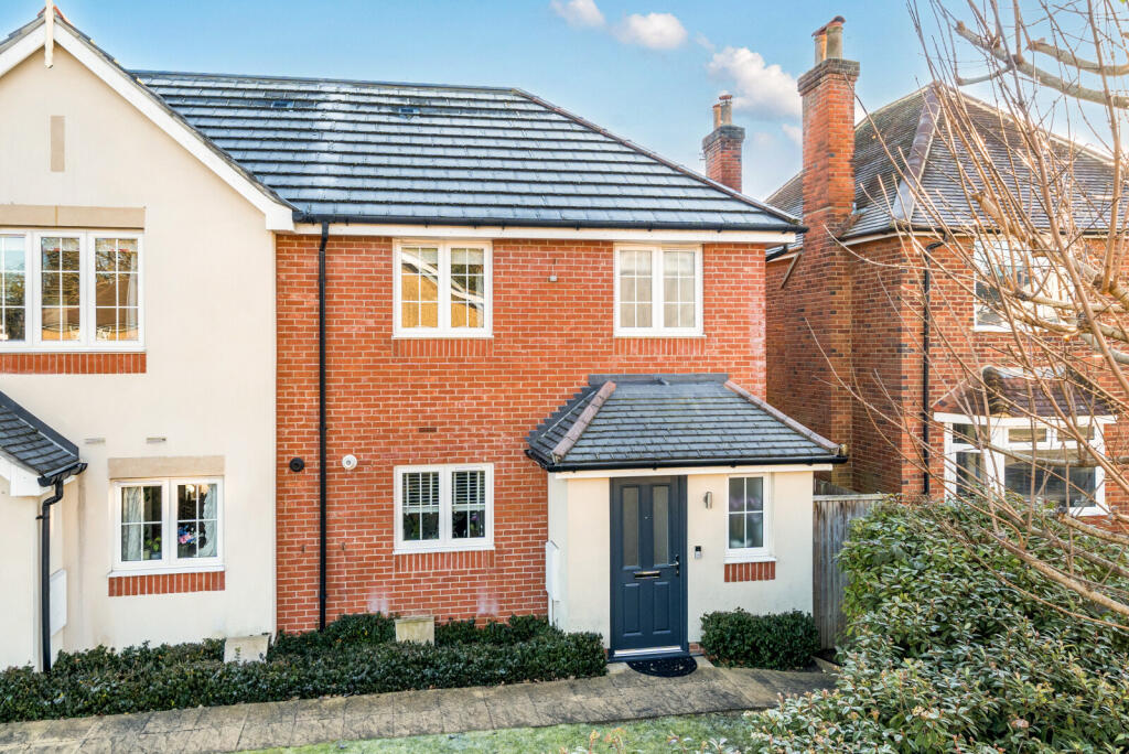 Main image of property: Binfield Road, Byfleet, KT14